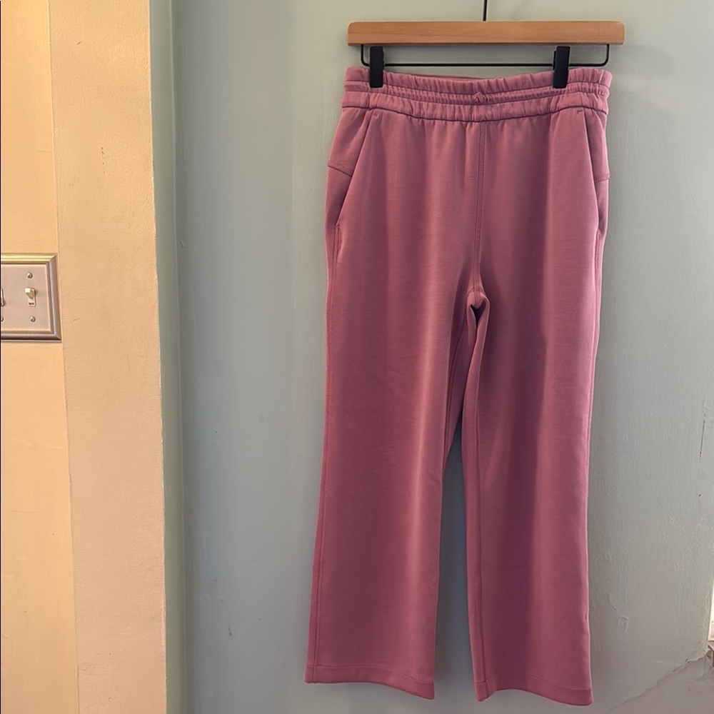 Lululemon Softstreme High-Rise Straight Leg Cropped Pant - Size 4